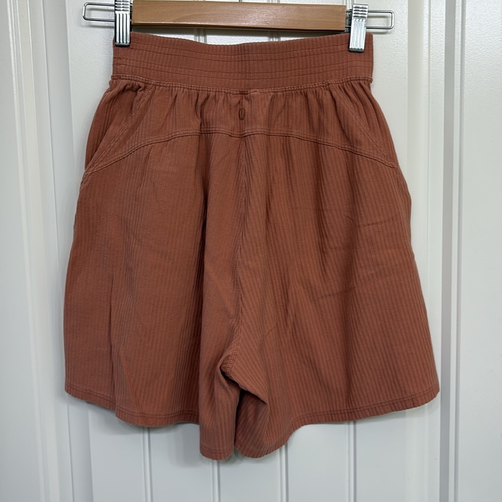 Lululemon Ribbed High Rise Shorts - Picture 4 of 7